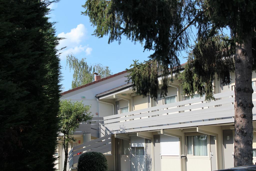 Готель Campanile Vichy - Bellerive Екстер'єр фото